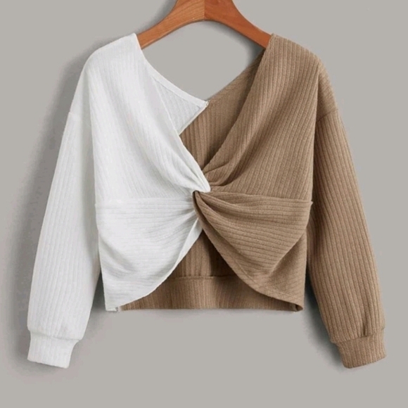 𝅺WOMEN'S Two Tone Twist Front Drop Shoulder Sweatshirts  Small - Picture 1 of 4